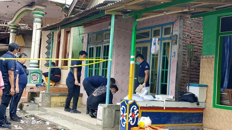Polisi Olah TKP Ledakan Petasan yang Menewaskan Korban