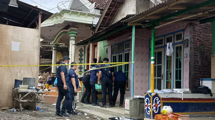 Polisi Amankan 18 Barang Bukti Ledakan Petasan