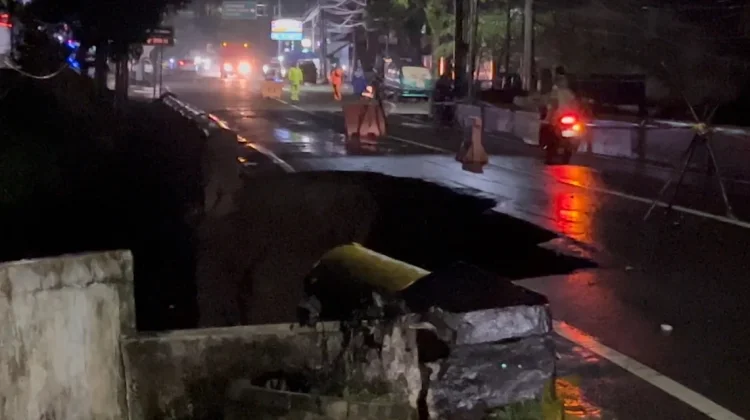 Sisi Barat Jembatan Sentong Bondowoso Ambrol