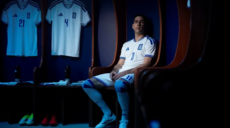 Adidas Rilis Jersey Baru Yunani