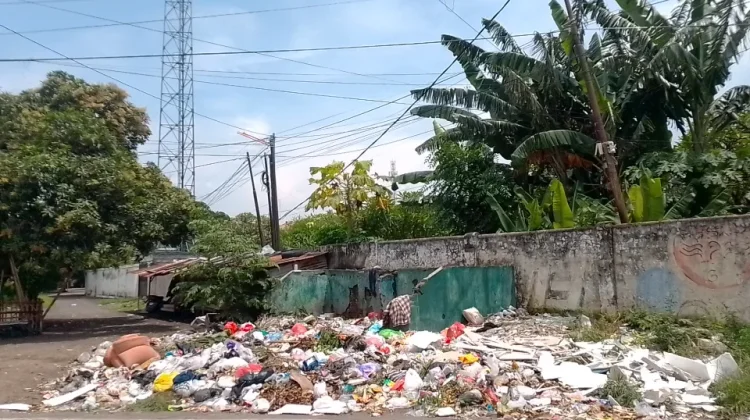 Produksi Sampah Situbondo Capai 300 Ton per Hari