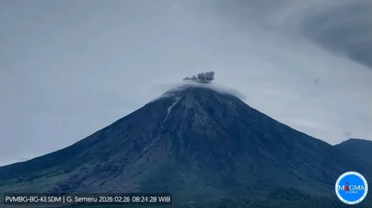 Gunung Semeru Kembali Erupsi Pagi ini