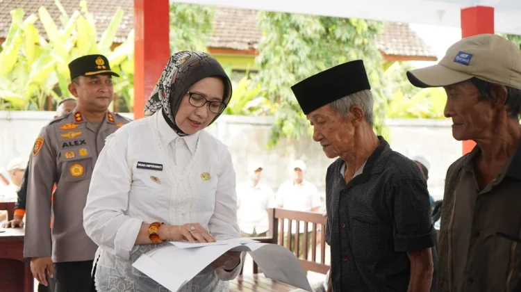 43 KK Terdampak Semeru Terima Dana Tunggu Hunian