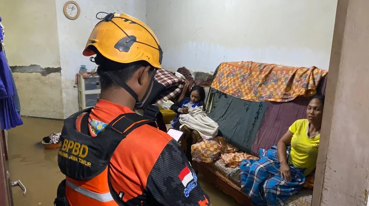 Banjir di Dua Kecamatan Jember Surut, BPBD Salurkan Bantuan
