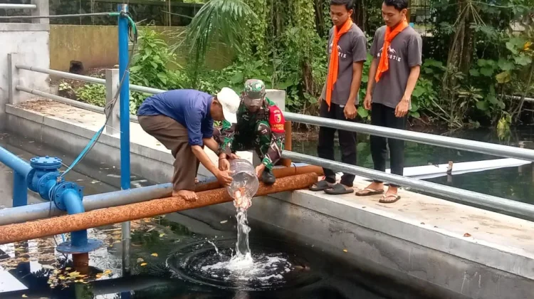 Warga Pakel Lumajang Tabur Benih Ikan Lestarikan Lingkungan