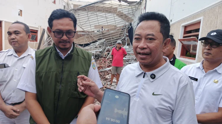 Tinjau Atap Ambruk GKJW, Bupati: Keselamatan Utama