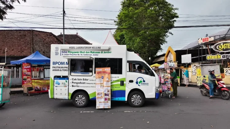DinkesP2KB Lumajang Dengan BPOM Jember Uji Lab Takjil di Bulan Ramadhan