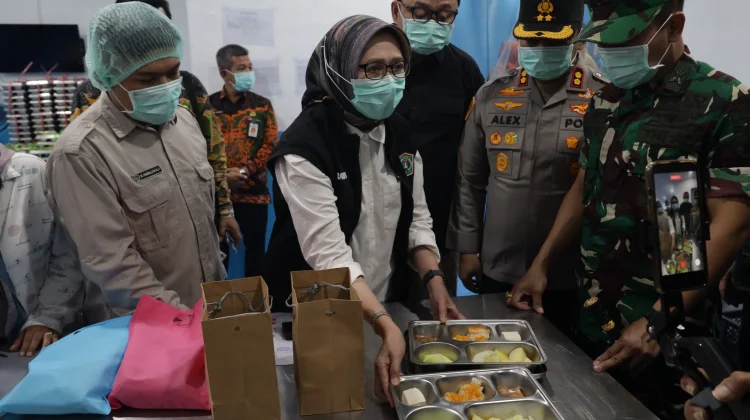 Bunda Indah Tegaskan Kepatuhan SOP SPPG Demi Jaga Kualitas Program MBG di Lumajang