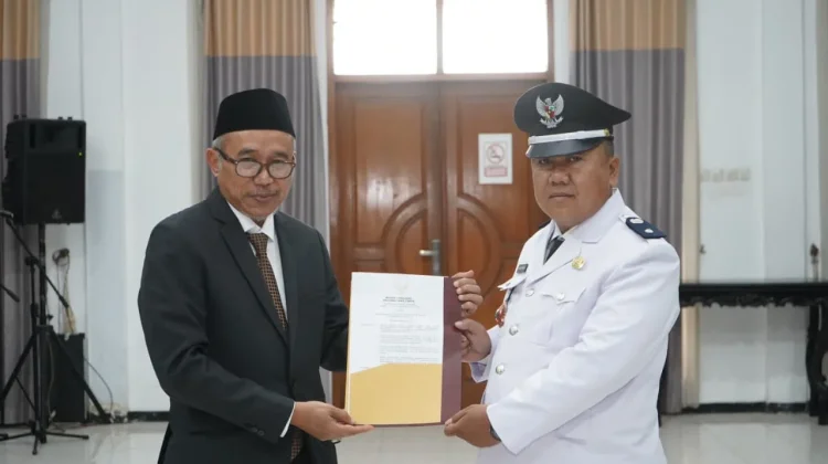Pj. Kades Denok Dilantik, Pemkab Lumajang Dorong Kolaborasi Pembangunan Desa
