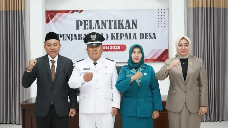 Pj. Kades Denok Dilantik, Pemkab Lumajang Dorong Kolaborasi Pembangunan Desa