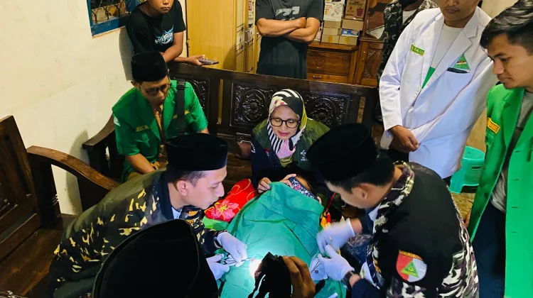 Momen Ramadan, Ansor Bondowoso Gelar Khitan Modern Gratis