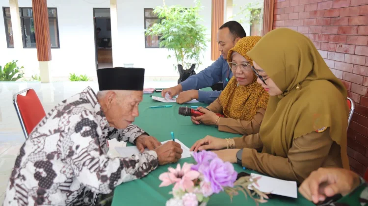 Insentif Guru Ngaji di Jember Mulai Disalurkan