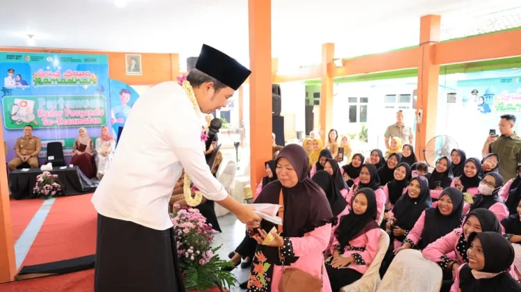 Bupati Jember Buka Beasiswa Khusus untuk Anak Kader Posyandu