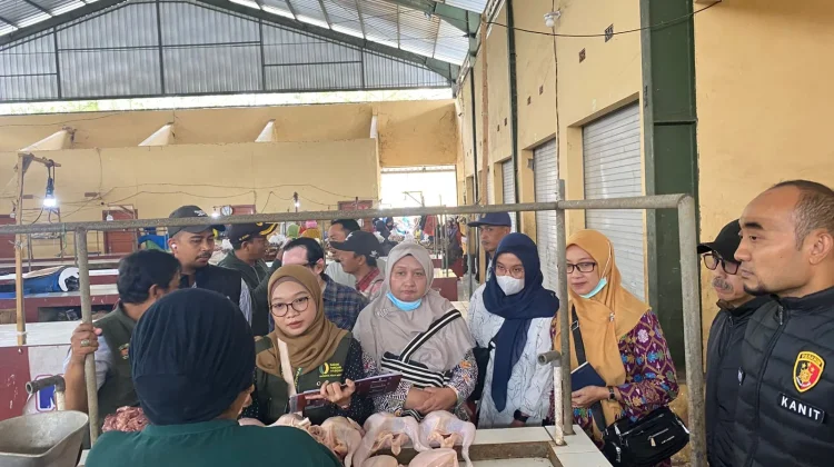 Mendekati Lebaran, Polisi Pantau Harga Sembako di Pasar Bondowoso