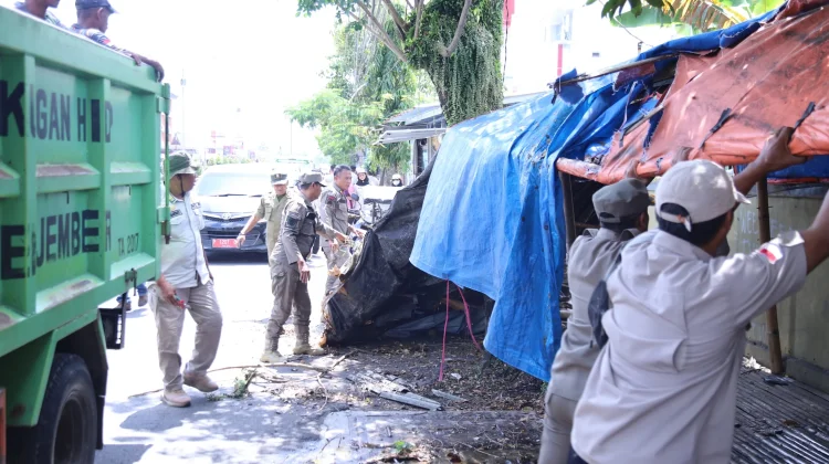 Pemkab Jember Tertibkan Pemanfaatan Ruang Publik di Kawasan Kota