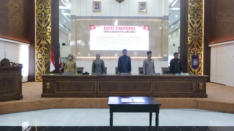 Bupati Lumajang Hadiri Rapat Paripurna DPRD, Terima Rekomendasi LKPJ Tahun 2025