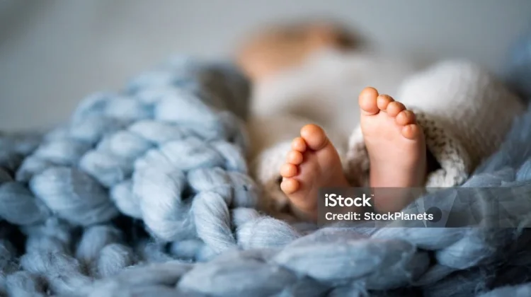 Rahasia di Balik Tawa Ceria Sang Bayi
