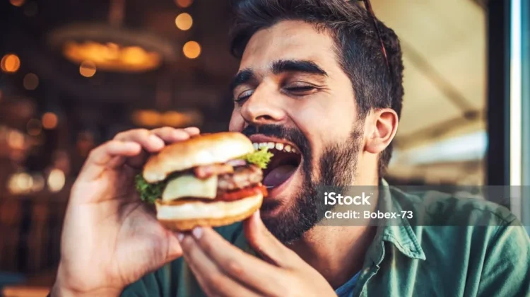 Penyebab Rasa Kantuk setelah Makan Berlebihan