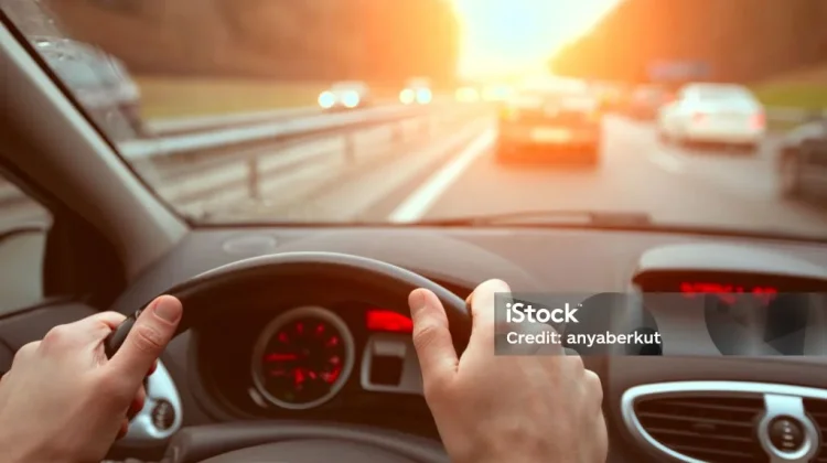 Tips Ampuh Cegah Mabuk Perjalanan saat Berkendara