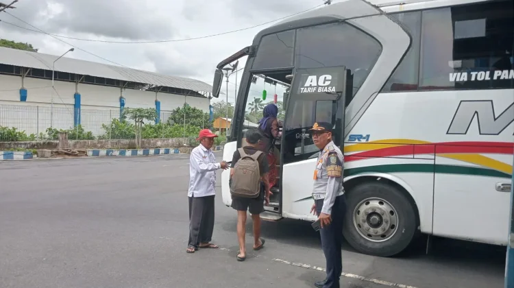 Penumpang di Terminal Minak Koncar Lumajang Mencapai Ribuan