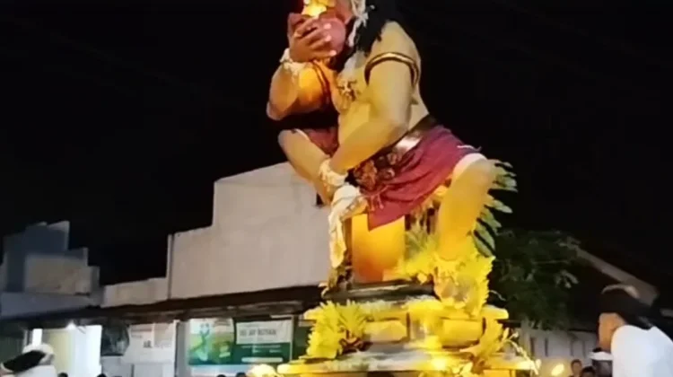 Ogoh-ogoh Raksasa Meriahkan Malam Nyepi di Tegaldlimo