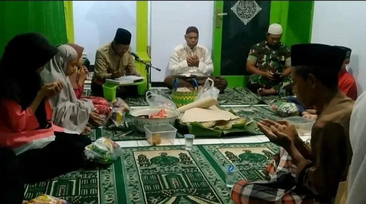Umat Muslim di Jatiroto Lumajang Gelar Khotmil Qur'an