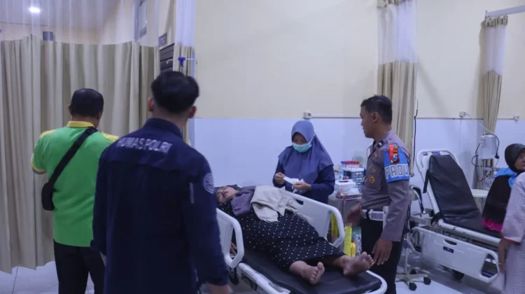 Seorang Ibu Rumah Tangga Pingsan saat Pawai Ogoh-ogoh