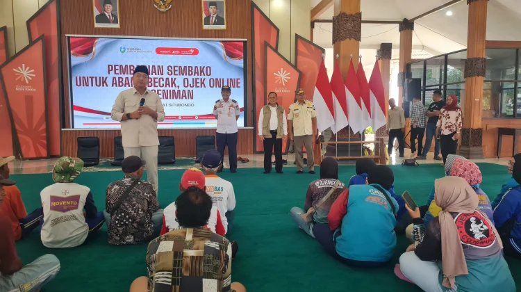 Ratusan Ojol dan Abang Becak Dapat Bantuan Beras