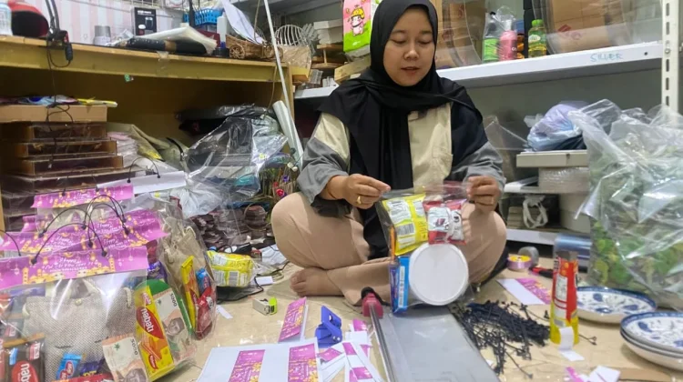 Souvenir Murah Bondowoso, Omzet Tembus Puluhan Juta