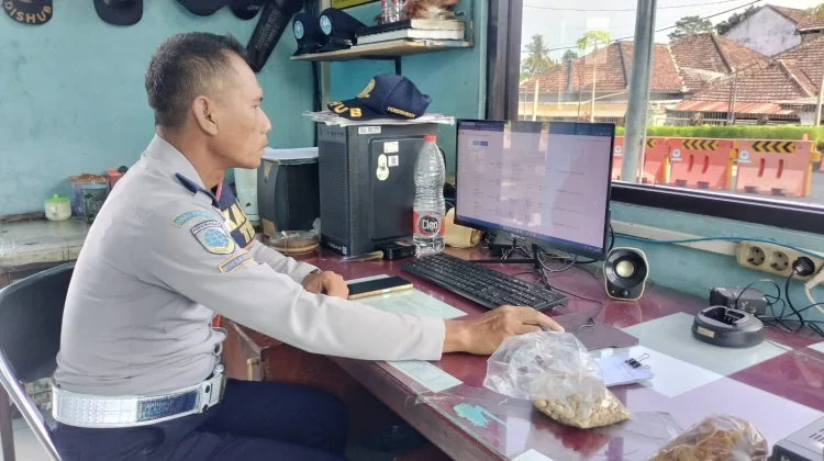H+4 Lebaran, Terminal Minak Koncar Lumajang Ramai Lancar