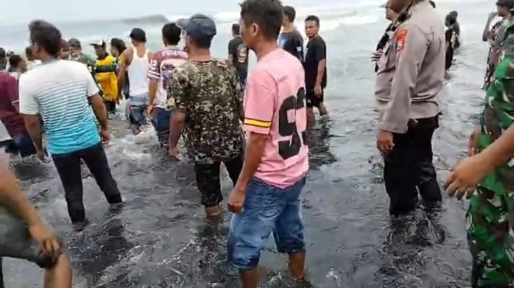 Polisi Jember Gencarkan Imbauan Keselamatan Wisata Pantai