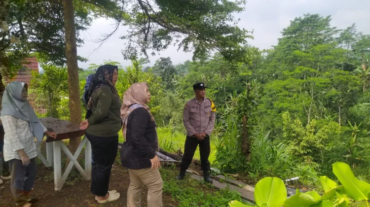 Polres Lumajang Survey Lahan Kritis