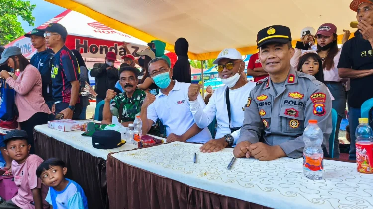 Balap motor Grasstrack di Tempursari Lumajang Ramai Pengunjung