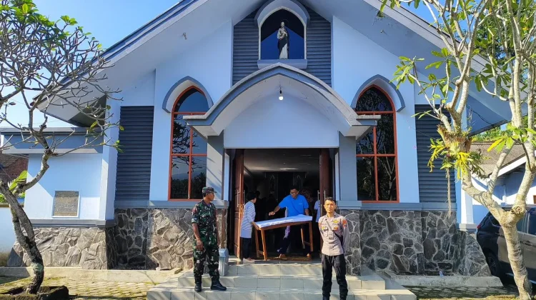 Ibadah Misa Minggu Palma Berjalan Aman Lancar di Lumajang