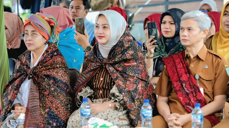 Perempuan Jadi Pilar Relasi Sosial