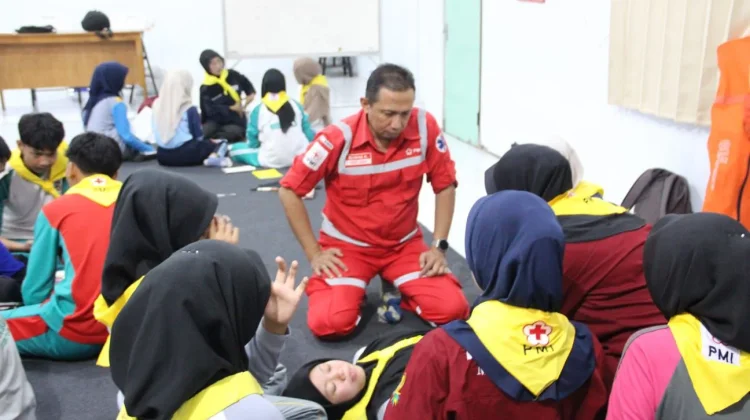 FORPIS Tingkatkan Kemampuan PMR Wira Tangani Situasi Darurat