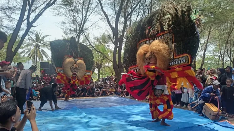 Wisatawan Watu Ulo Melonjak karena Pagelaran Seni