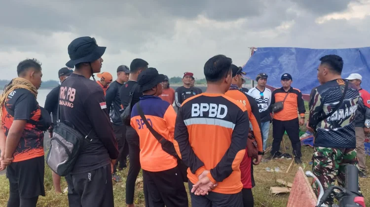 Tim Gabungan di Lumajang Melakukan Pencarian Korban Terseret Arus Bondoyudo