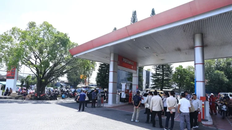 Harga BBM Tidak Naik, Bupati Jember Imbau Warga Hemat Energi