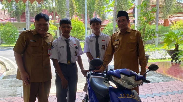 Pakai TERMOS, Pelajar Bondowoso Konversi Motor BBM ke Listrik