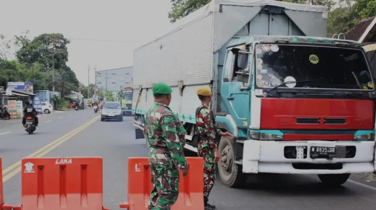TNI Dikerahkan Urai Macet Jalur Ketapang