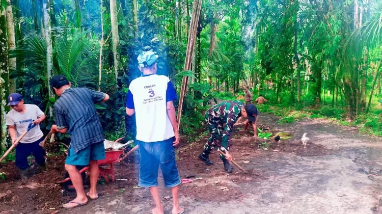 Warga Papringan Klakah Lumajang Bersihkan Irigasi Demi Pertanian