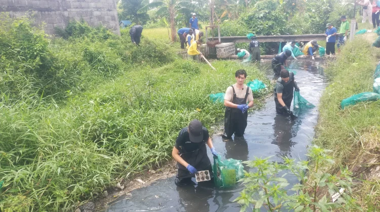 Tiga Bersaudara Berlari 1.200km Bawa Misi Lingkungan
