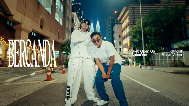 Lirik Lagu "Bercanda" - Silet Open Up, SonaOne.
