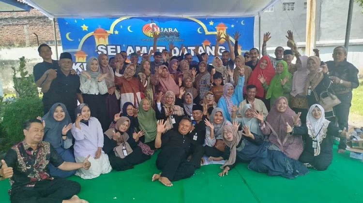 Jalin Silaturahmi Melalui Acara Halal Bihalal Bersama LPPL Radio Suara Lumajang