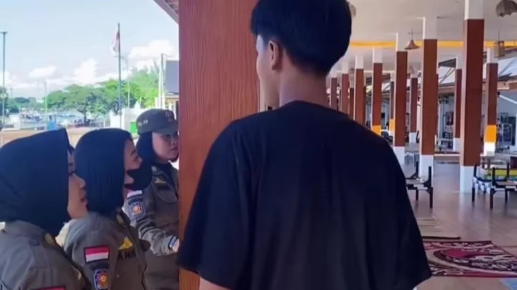 Satpol PP Banyuwangi Jaring Dua Pelajar Bolos Sekolah