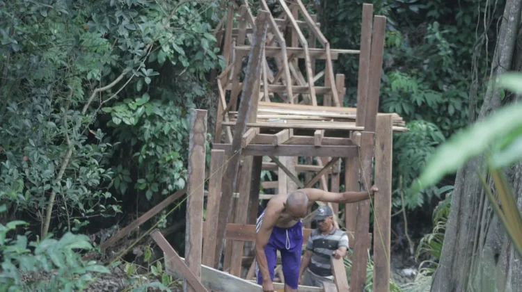 Bondowoso Kebut Pembangunan Jembatan Darurat Diperuntukan Pejalan Kaki