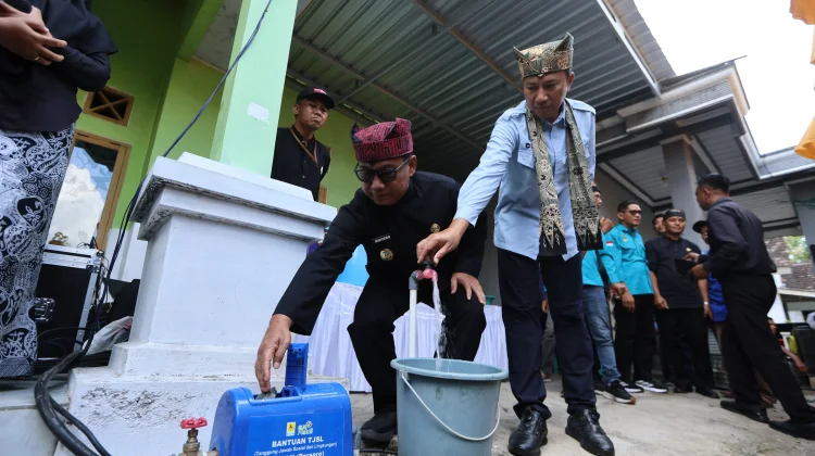 PLN Bangun Jaringan Air Bersih untuk 50 KK Warga Banyuwangi