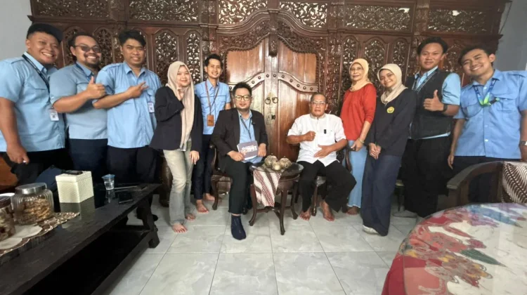 Suradji Asa, Mengayuh Pengabdian Tanpa Batas Usia Lewat Paguyuban Sepeda Kuno