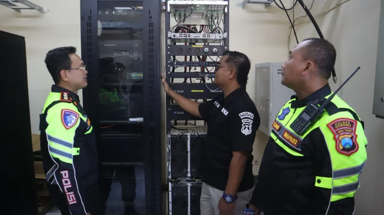 Polres Tinjau Fasilitas Pemancar Radio Polri